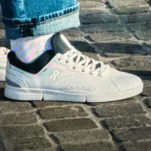 On Cloud OC The Roger Advantage Sneakers Women’s size 7 1/2